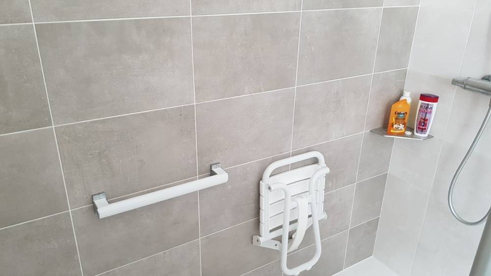 Douche pour personne à mobilité réduite